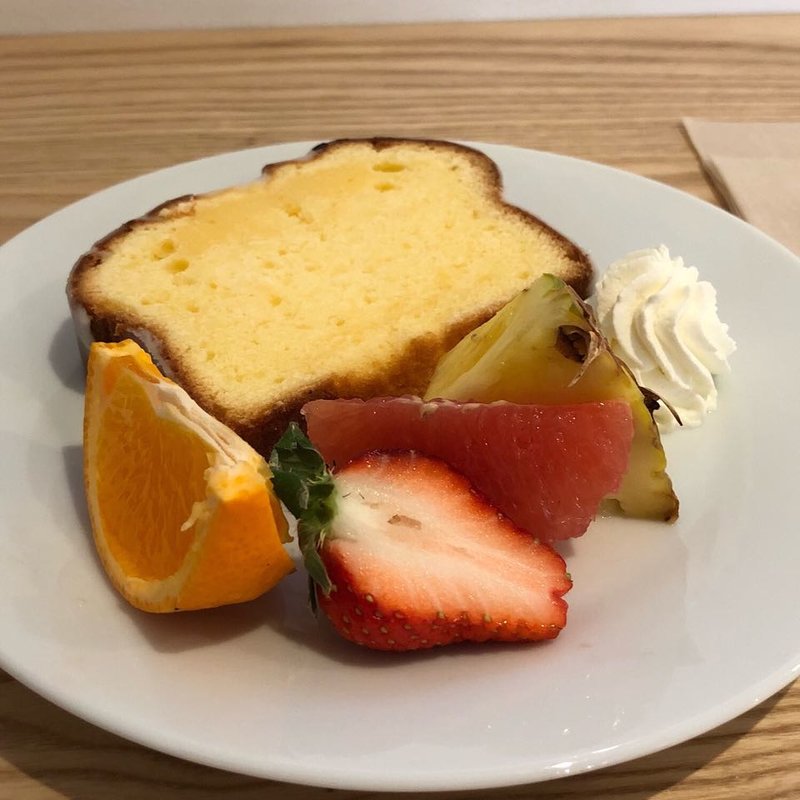 パウンドケーキ フルーツ添え(Rosier （ロジエ）)