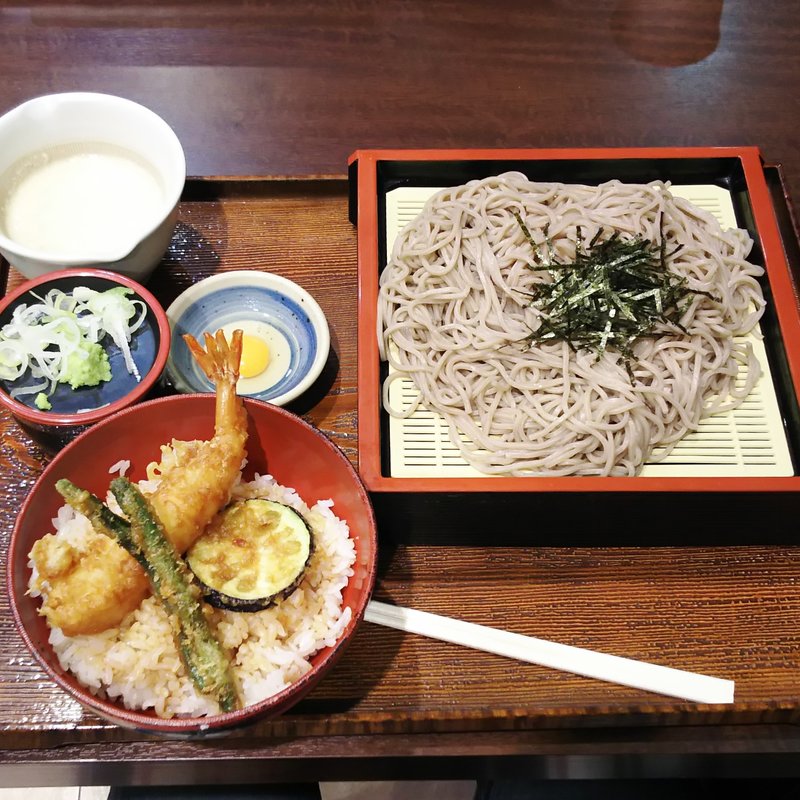 ざるとろそばと海老天丼定食(もりかけ庵)
