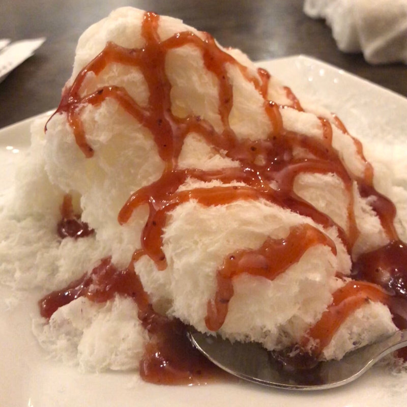 イチゴミルクかき氷(中華料理 成都 高円寺本店)