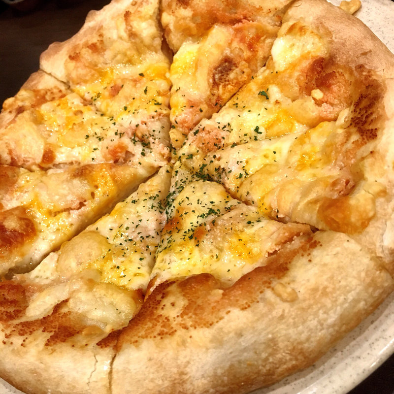 明太ピザ(炭火 串焼きボンちゃん)