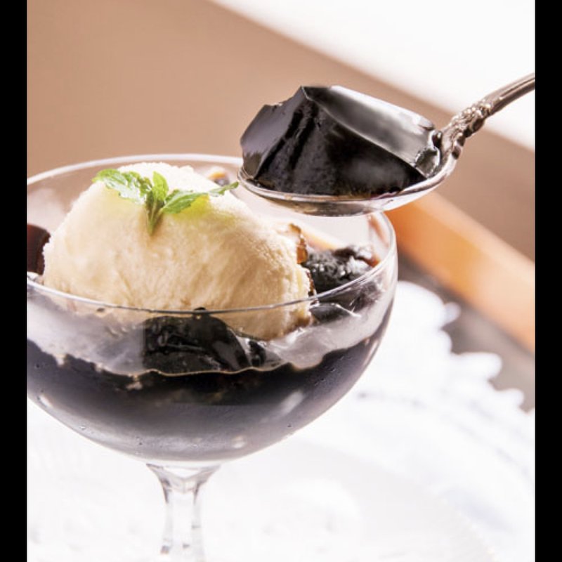 水出しコーヒーゼリー（アイスクリーム添え）(山の上ホテル コーヒーパーラー ヒルトップ)