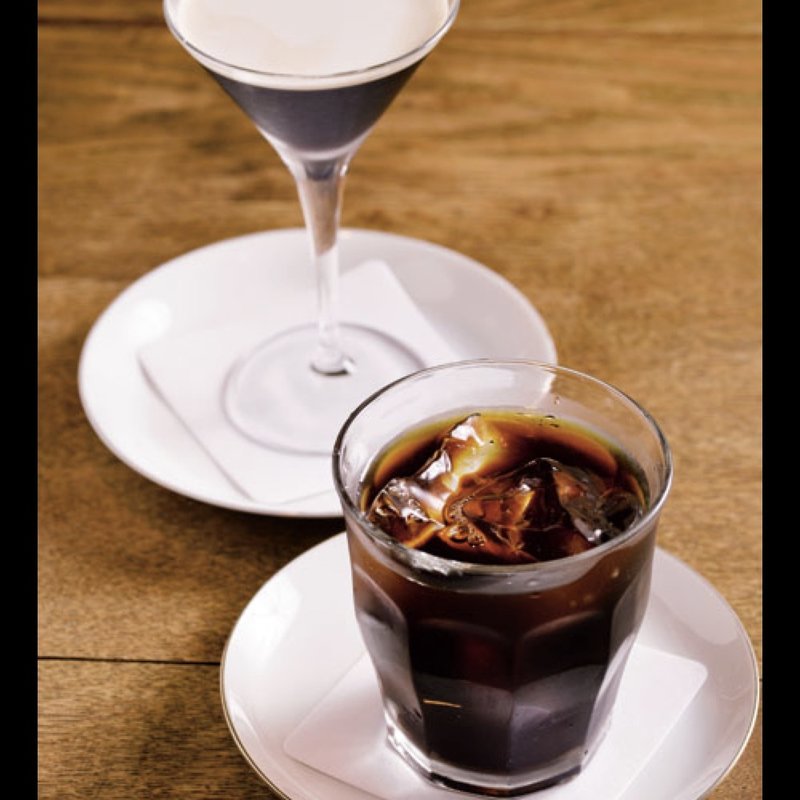 アイスコーヒー、ブラン エ ノワール(カフェドゥワゾー （CAFE DEUX OISEAUX）)
