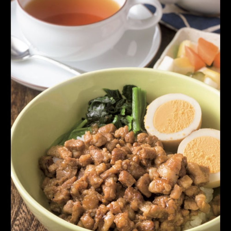 喫茶おとらの魯肉飯(喫茶 おとら )