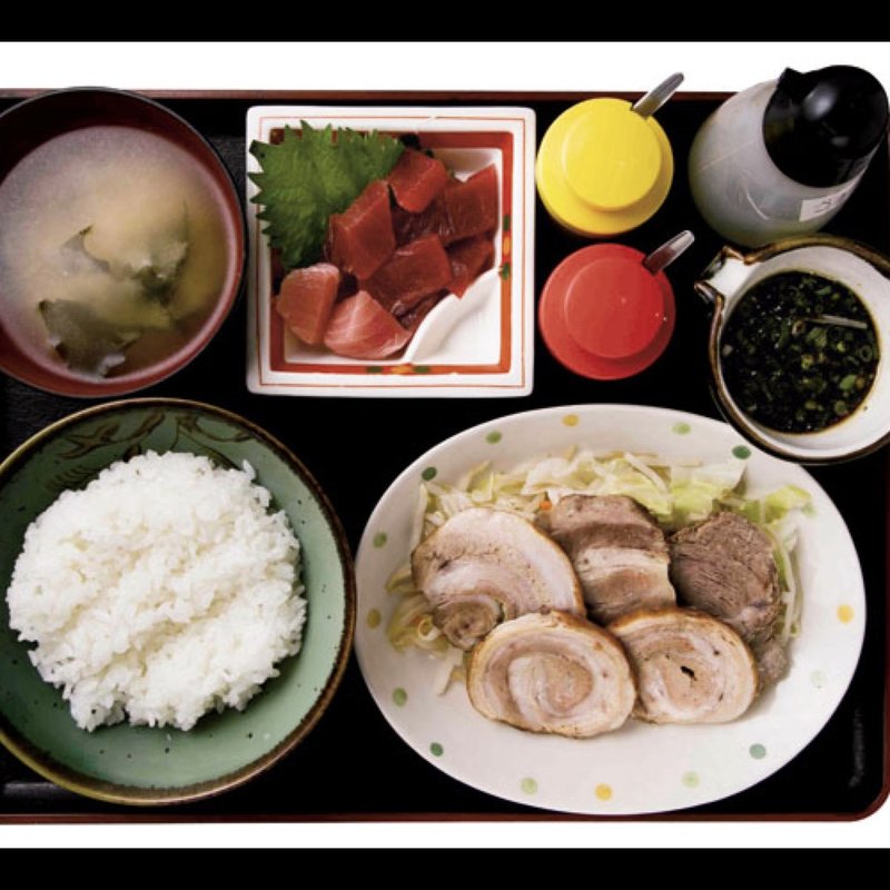 ゆで豚とまぐろブツの定食(カフェ食堂みどり )