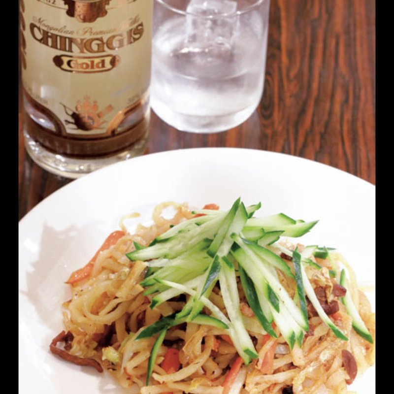 羊肉入りツイヴァン(ウランバートル )