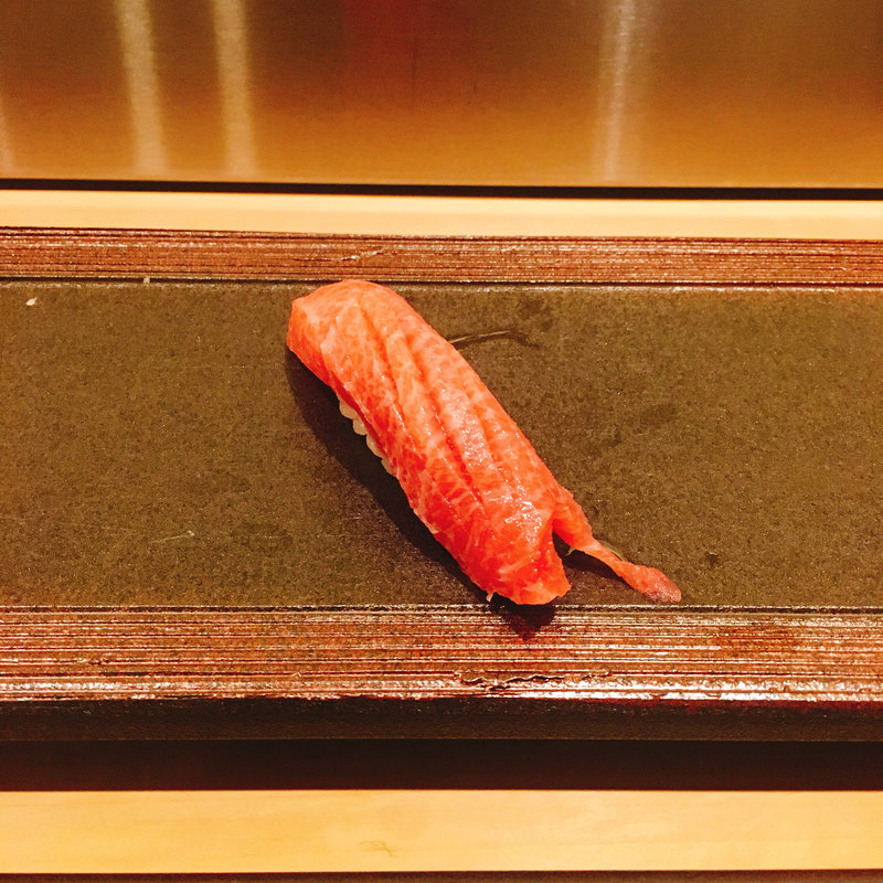 中トロの握り(24 （トゥエンティフォー）)