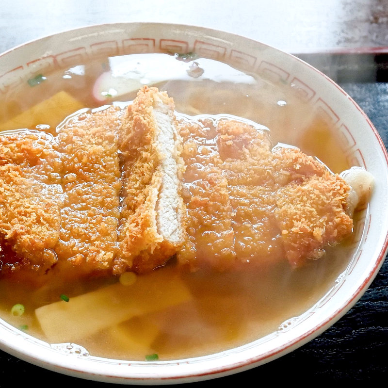 とんかつラーメン（中華そば+とんかつ）(植田うどん店 （うえたうどんてん）)