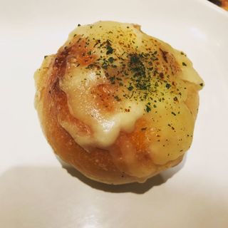 焼きチーズカレーパン(VIETNAMESE CYCLO Echika表参道)