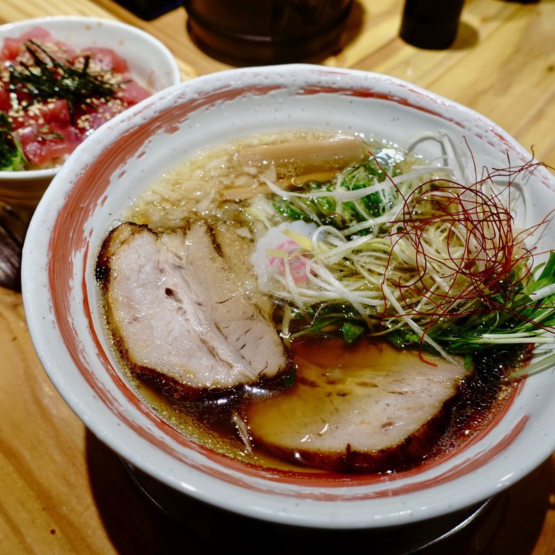 中華そば+生まぐろ鉄火丼付(中華そば なおや)