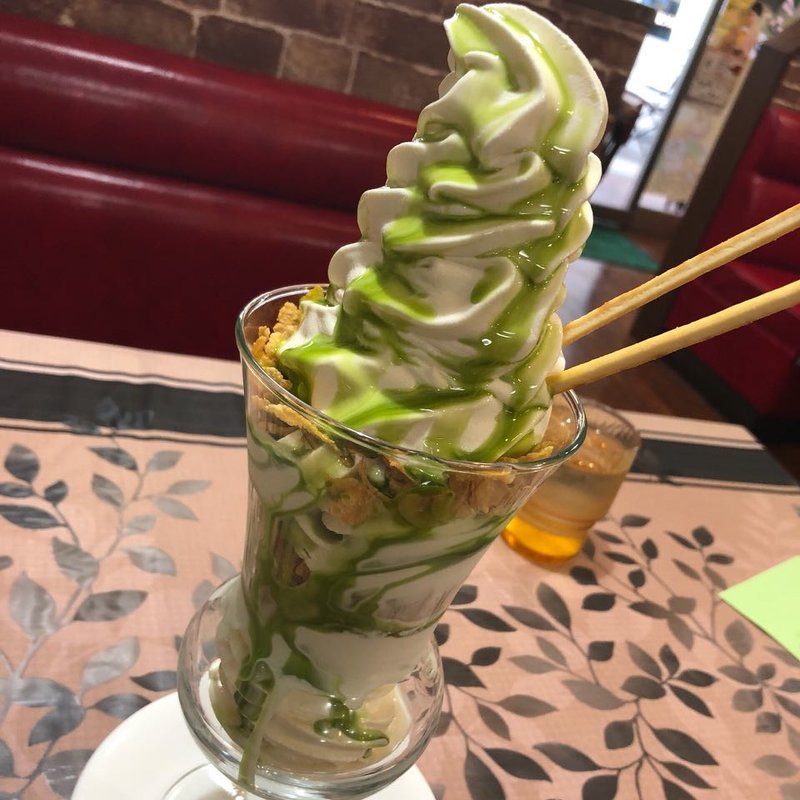 Bigパフェ(パーラーレストラン モモヤ （モモヤ）)