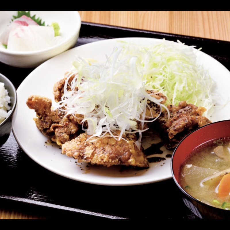 富山ブラック唐揚げ定食（昼）(おあじ 新橋店)