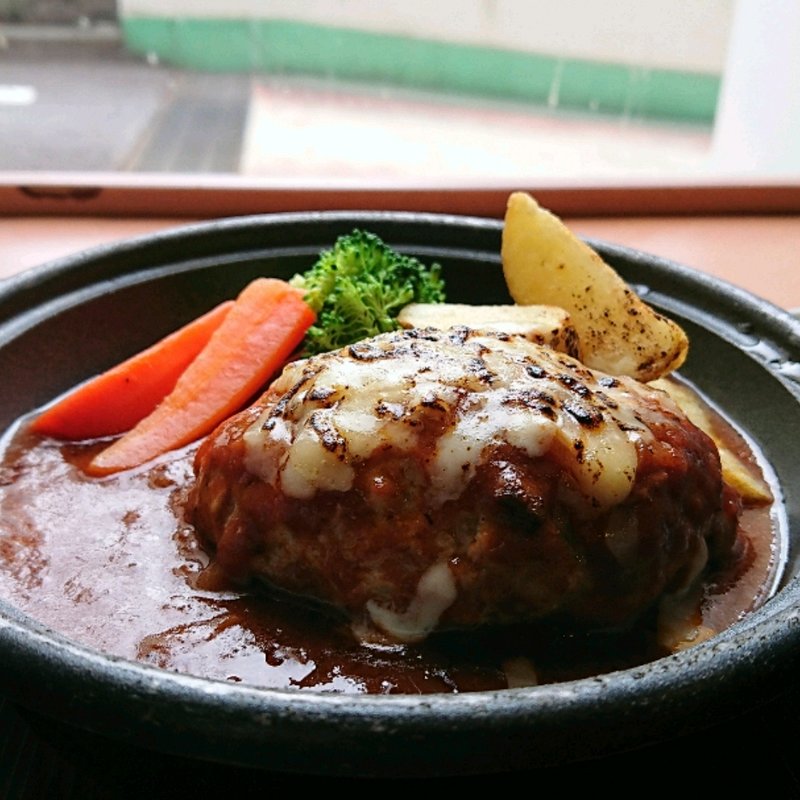 チーズハンバーグ(でり坊食堂 三田三丁目店 )