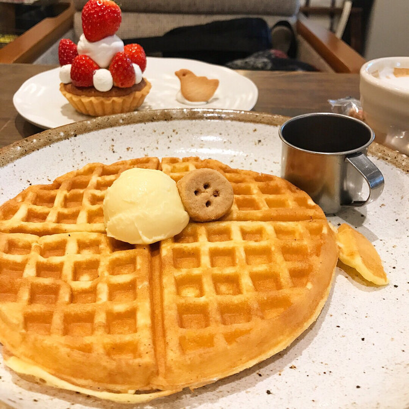 ワッフルベーシック(トワモワカフェ （towa mowa cafe）)