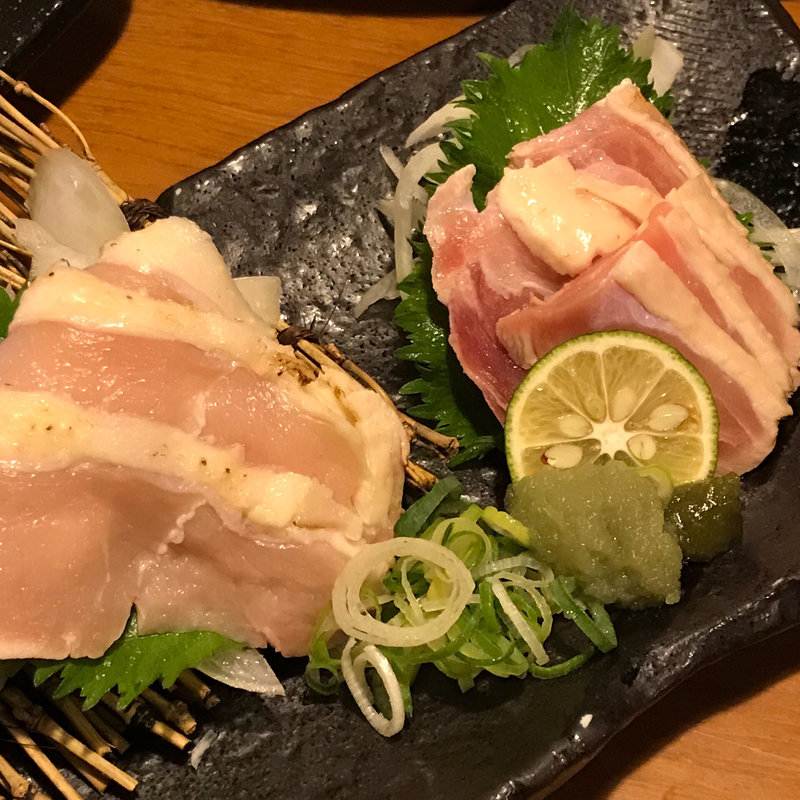 地鶏炙り叩き二種(山内農場 南海なんば南口駅前店)
