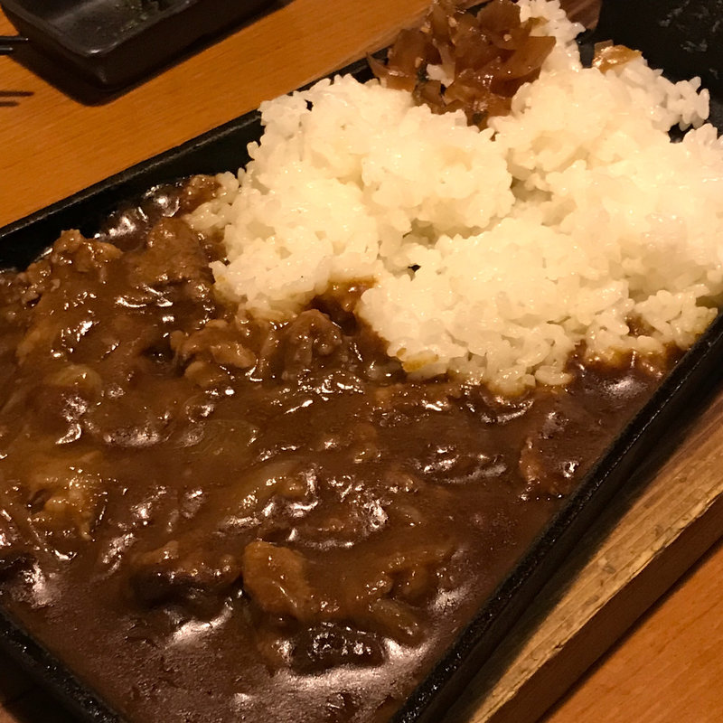 鉄板牛バラカレー(山内農場 南海なんば南口駅前店)