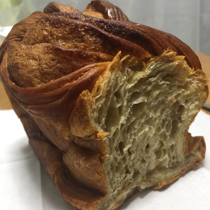 キャラメルロール ハーフ(BOULANGERIE Bré-Vant(ブーランジェリー ブレ・ヴァン))