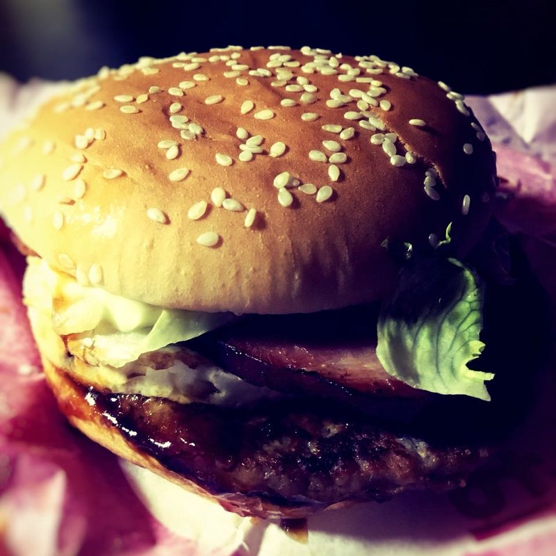 はみだすハムてりたま(マクドナルド 西新中央商店街店)