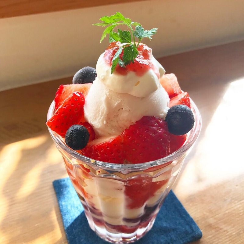 ストロベリーチーズケーキパフェ(ｃｏｒｄ （コード）)