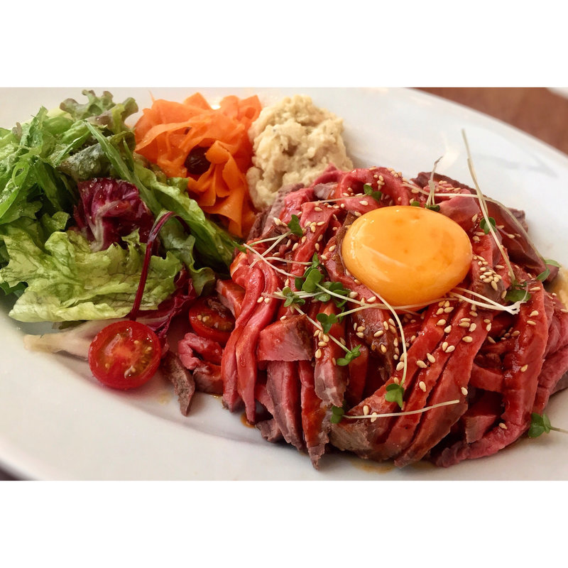 ユッケ風ローストビーフ(ミートバル メゾン)