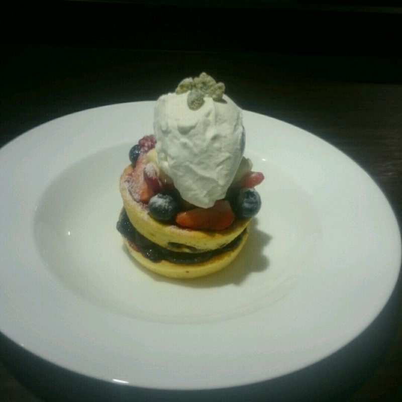 ベリーベリーパンケーキ(Rire Ginza(リール銀座))