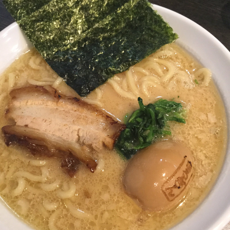 横浜家系ラーメン(まるぜんラーメン)