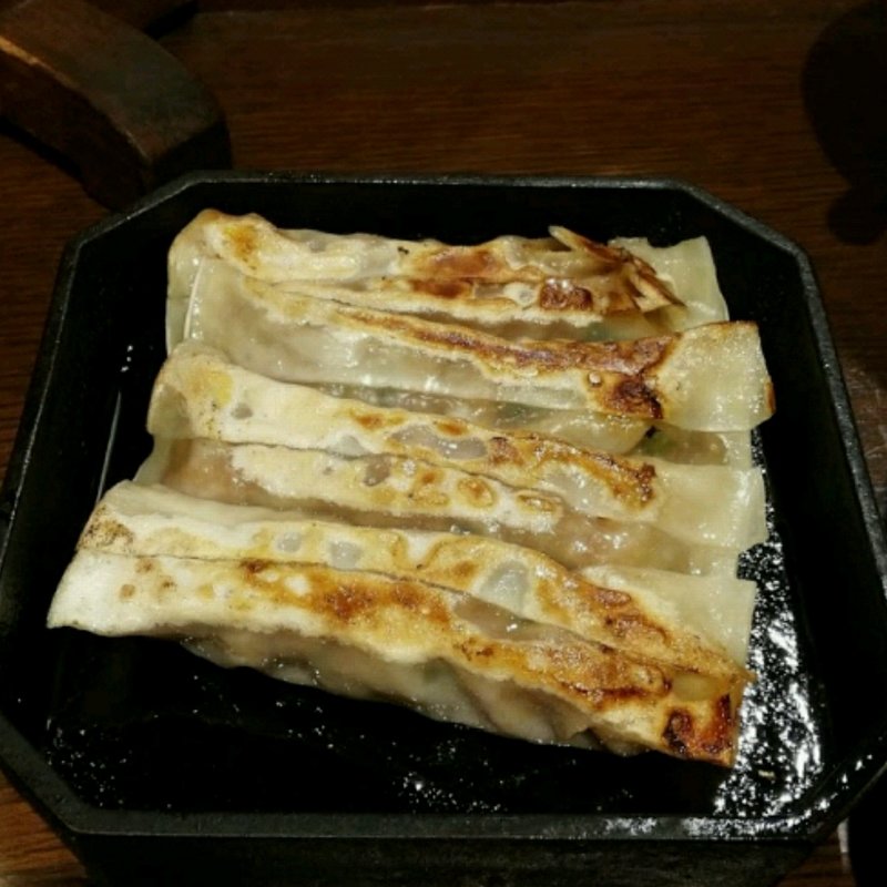 鉄鍋棒餃子(紅虎餃子房 有楽町店 （ベニトラギョウザボウ）)