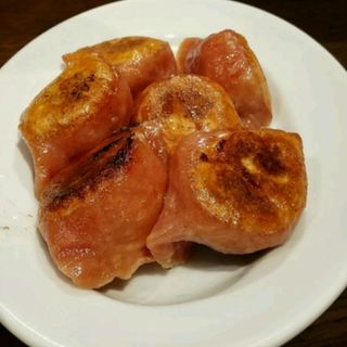 トマトチーズ焼き餃子(紅虎餃子房 有楽町店 （ベニトラギョウザボウ）)