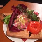 燻製合鴨のバジルソース(個室で肉バル BOSTON 渋谷店)