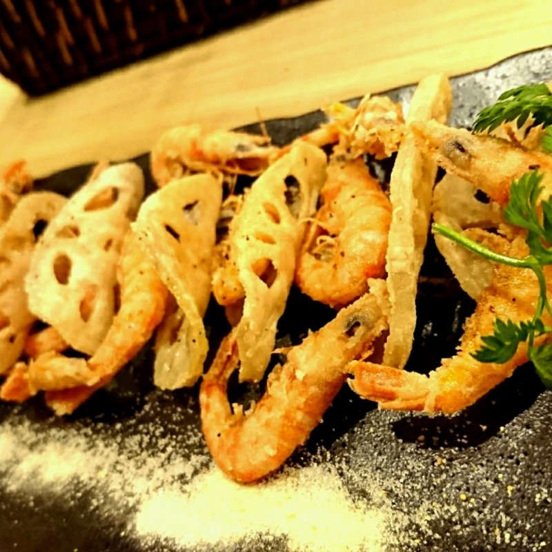 芝エビとレンコンのフリット(わいんばーりゅうちゃん )