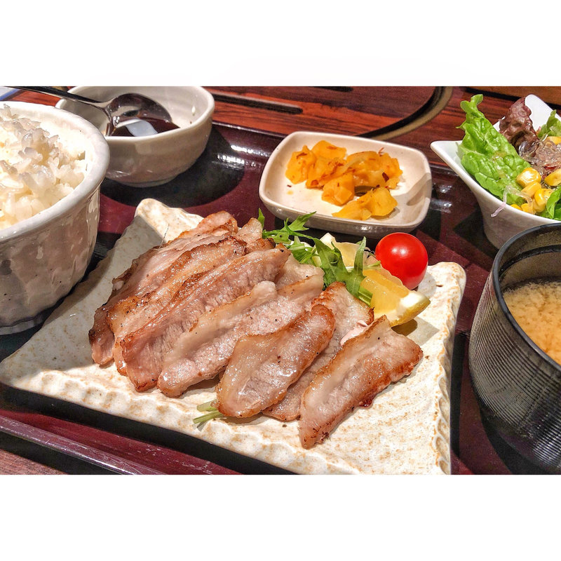 国産豚トロ定食(炭火焼神戸牛いく田 （イクタ）)