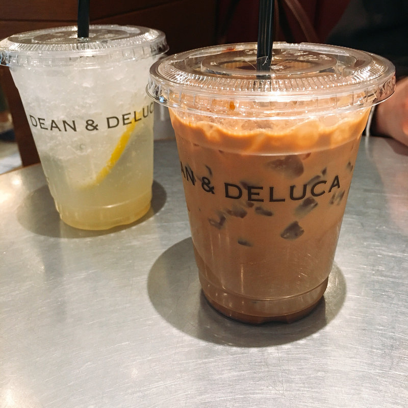 アイスモカラテ M(DEAN & DELUCA カフェ NEWoMan新宿)