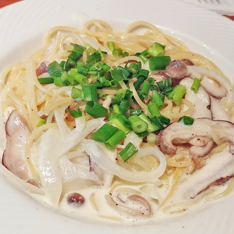 アワビと木の子のクリームスパゲッティー(かざみどり)