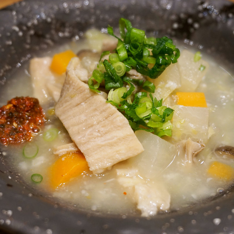 肉寿司の塩モツ煮込み(博多筑紫口 肉寿司)