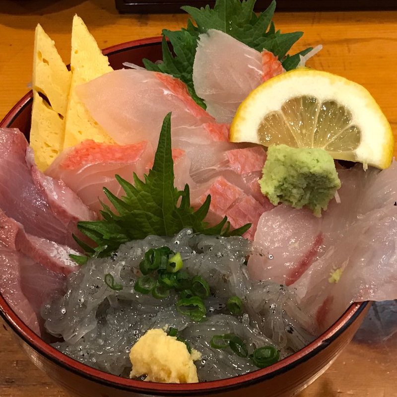 鯛らげる丼(小田原魚河岸でん)