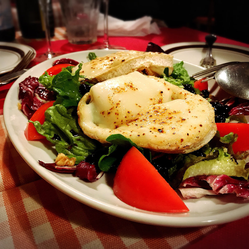 山羊のチーズのサラダ(サル イ アモール （Sal y Amor）)