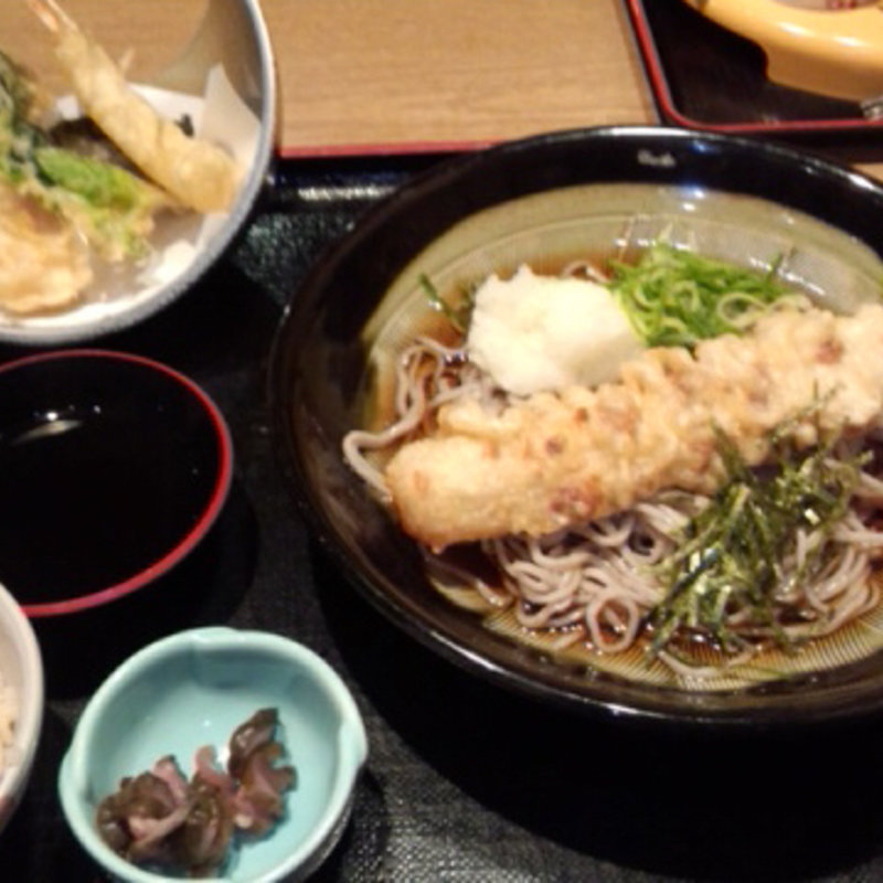 季節の天ぷらそば(茶房ひまわり イズミヤ洛北店 )