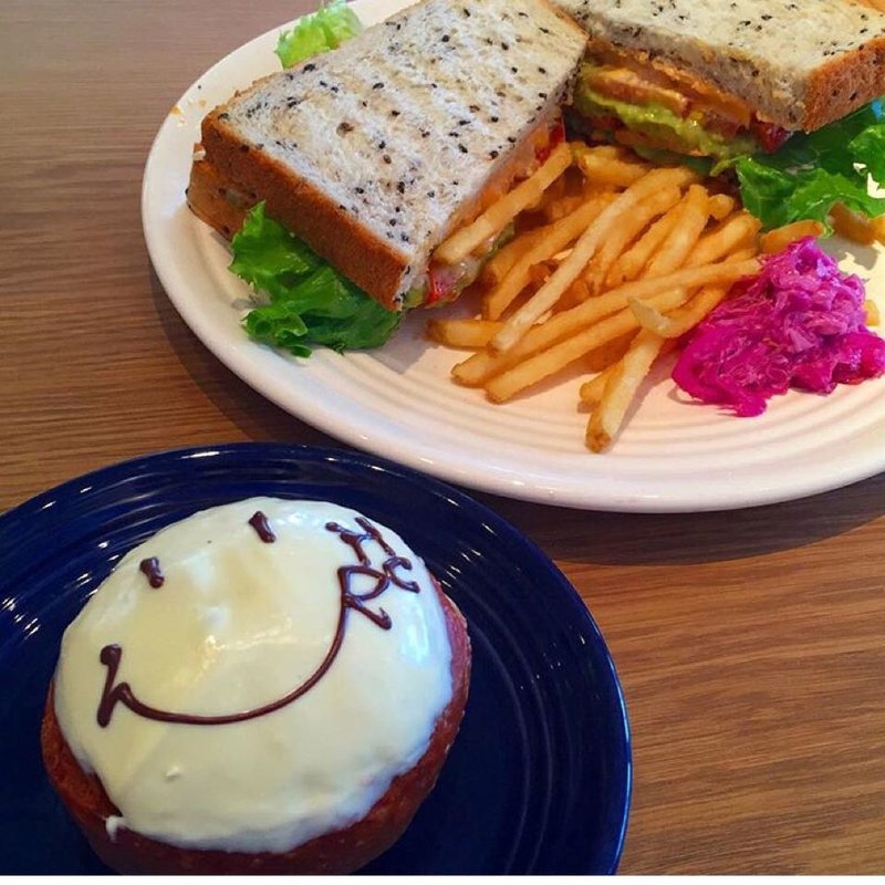 B.L.T.A.Cサンドイッチ(RHC カフェ大阪店)