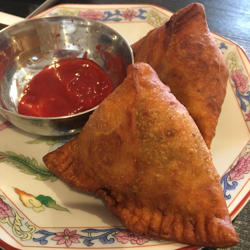 野菜サモサ(インド・ネパール料理 カリカ 小本店)