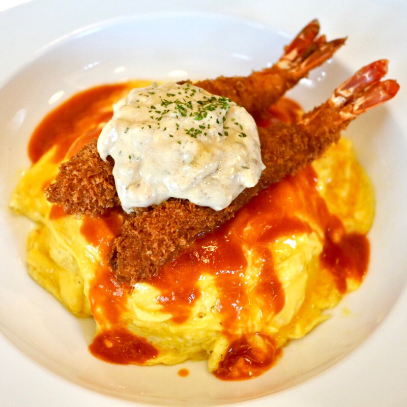 海老フライのオムピラフ(洋食あんじゅ)