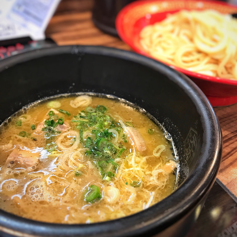 鶏つけ麺（月替り）(博多元助 大濠公園駅店)