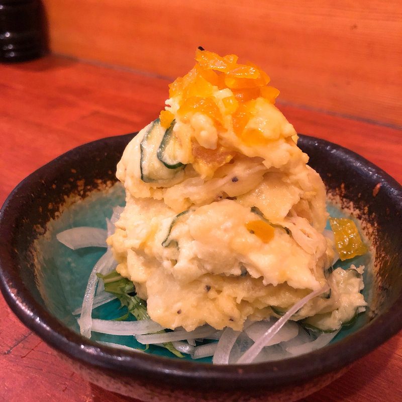 黄色のポテトサラダ(もつ焼き 勝利 )