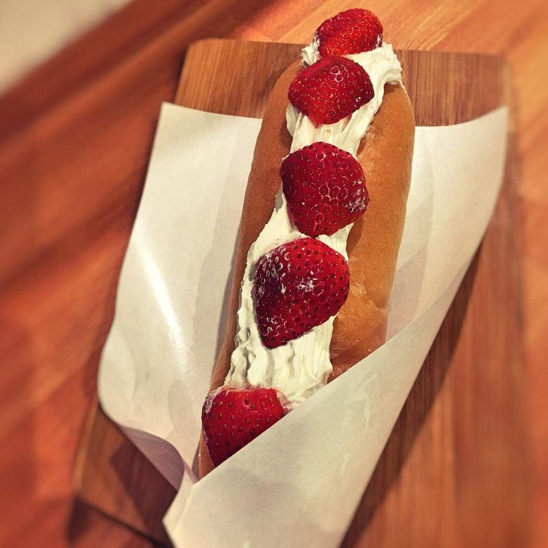 いちごサンドドッグ(HORI SAND)