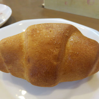 塩バターパン(ハローブラウン )
