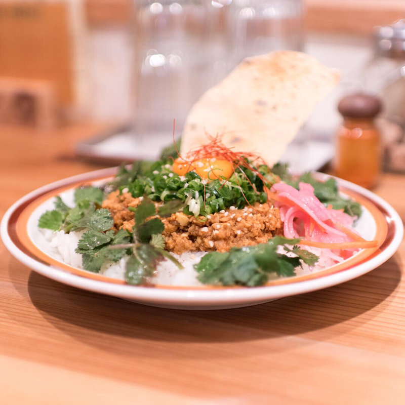 夜のキーマカレー+オーガニックパクチー(スパイス スエヒロ)