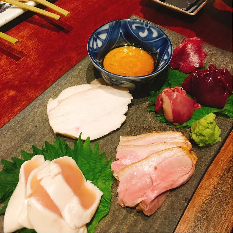 とり刺しの盛り合わせ(やきとり 嶋家)