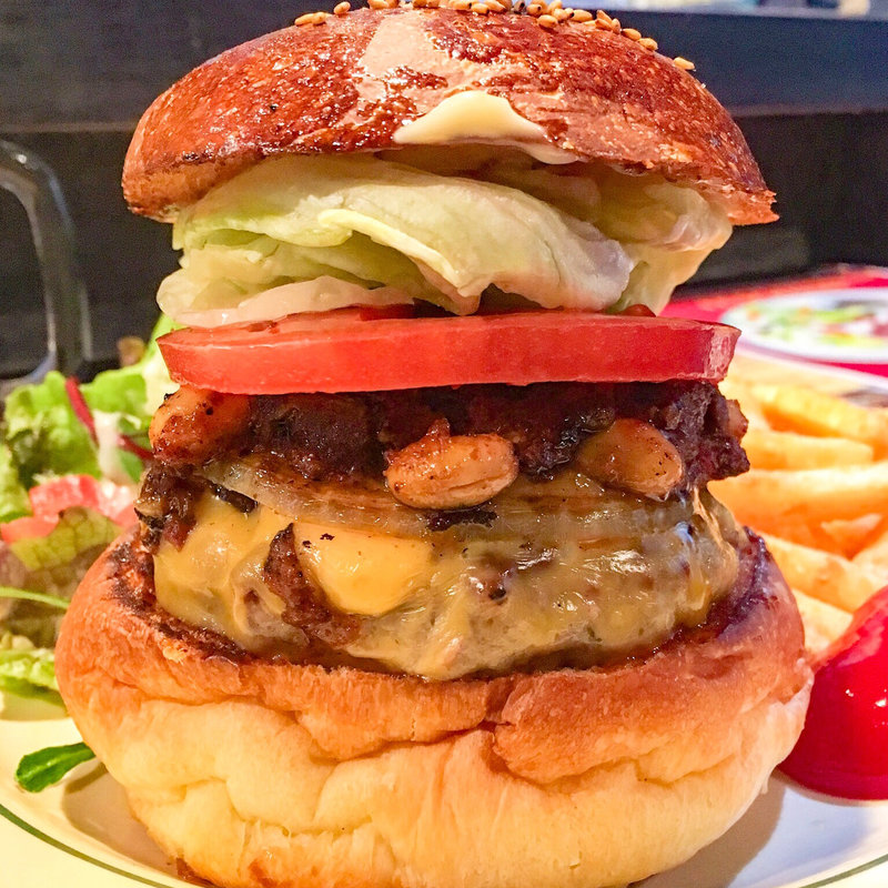 チリコンカンチーズバーガー(RICH GARDEN 梅田中崎町店)