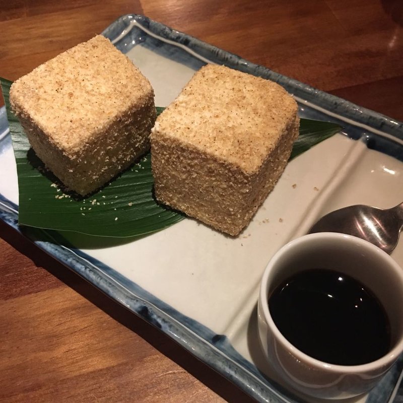 ゴマまみれ豆腐？(炉端 きばらし)