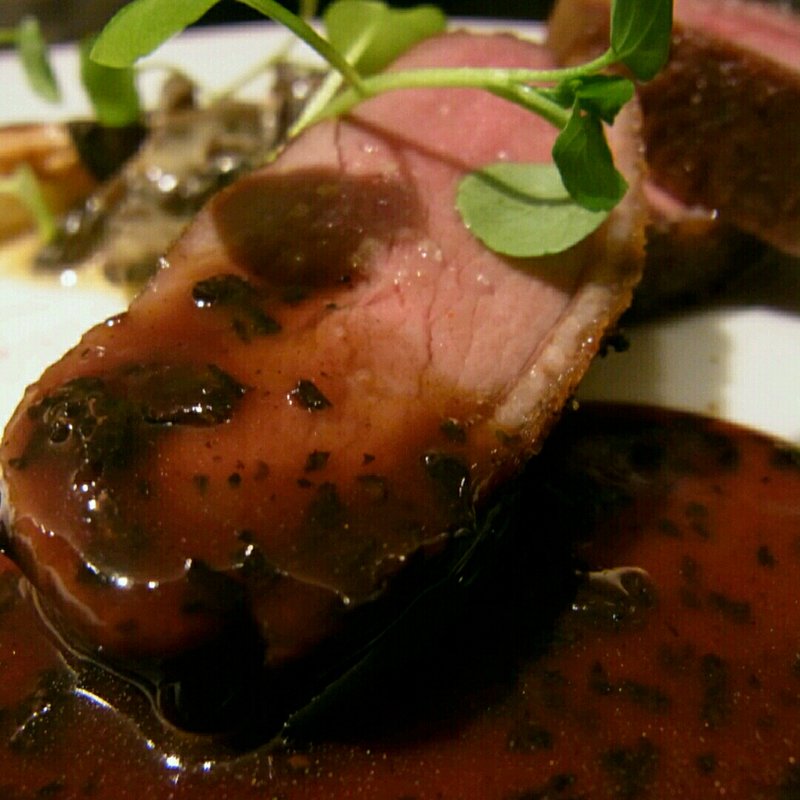 フランス産鴨肉の炭火焼き(祇園 呂色)