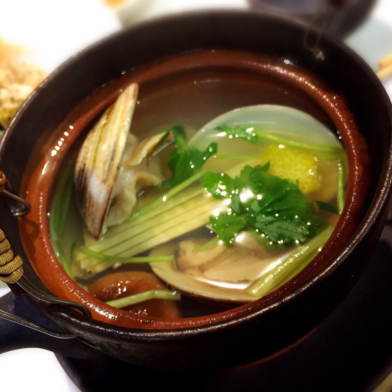 蛤の土瓶蒸(築地虎杖 別館 （ツキジイタドリ ベッカン）)