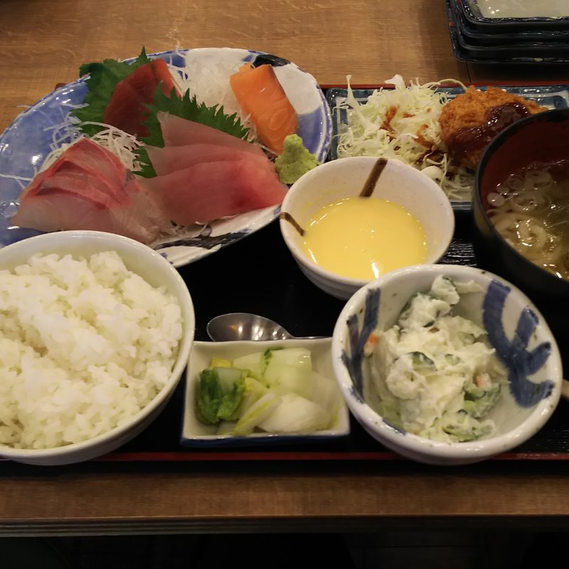 お刺身の盛り合わせ御膳(磯丸水産 川崎駅前店)